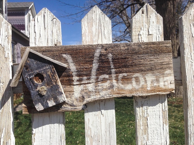 Ile od płotu można budować dom i o czym warto pamiętać?