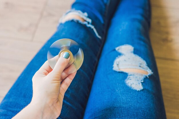 Jak usunąć zapach stęchlizny z tapicerki i przywrócić jej świeżość?