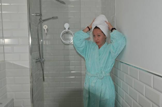 Jak zrobic spadek w prysznicu żeby uniknąć problemów z odpływem?