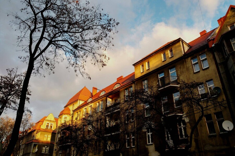 TBS Kraków co to jest i jak działa ten sposób na mieszkanie?